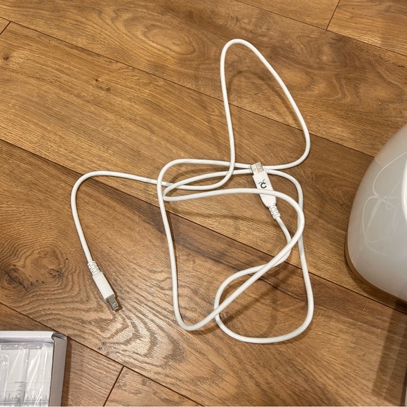 Cricut Explore Air with case, starter cutting set and more - Picture 12 of 16